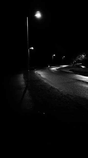 noite escura na rua - night in the city - fotografias e filmes do acervo