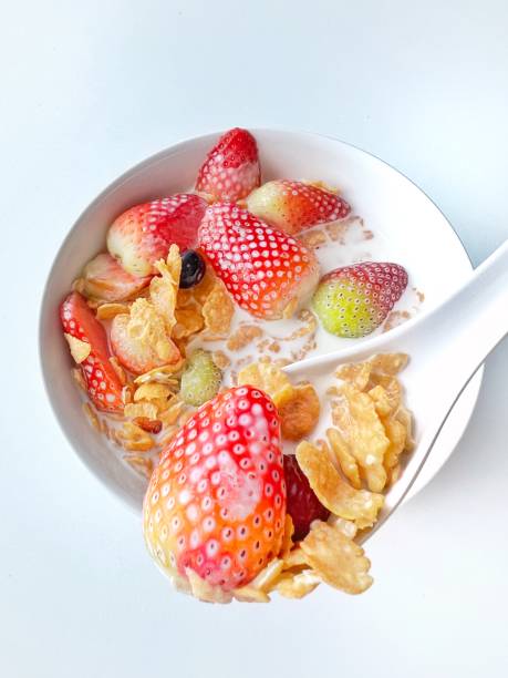 istock Strawberries cornflakes breakfast oatmeal 1472128487
