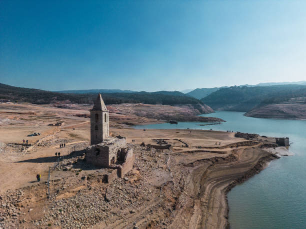 Or Reservoir Editorial Vilanova de Sau water reservoir, the church exposed after many years.
Photo taken on March 05, 2023. Vilanova de Sau town, Barcelona province (Spain, Catalonia). drought stock pictures, royalty-free photos & images