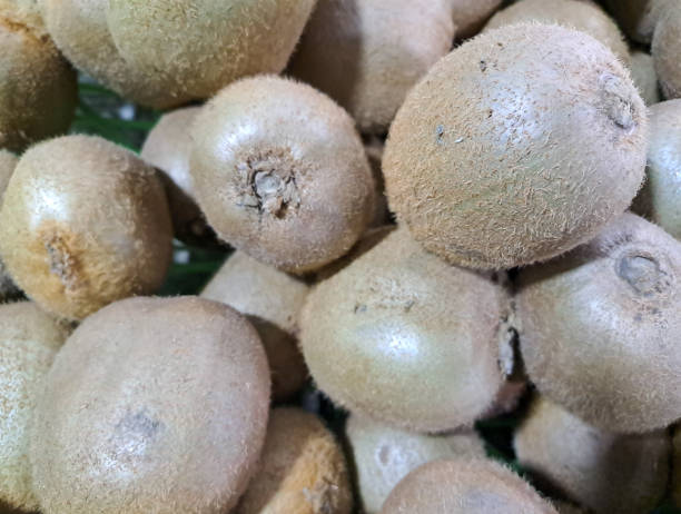 istock A few fresh kiwi fruits 1472200509