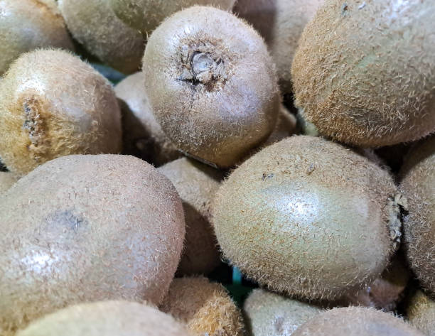 istock A few fresh kiwi fruits 1472200510