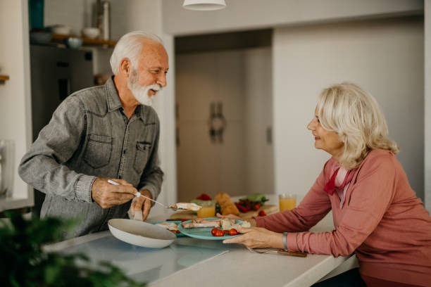 istock Good morning love 1472237876