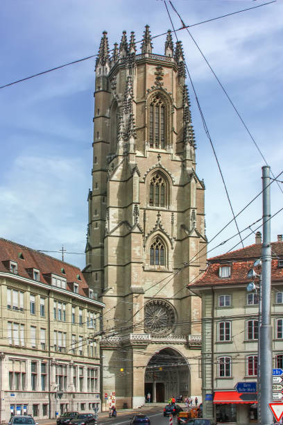 cathédrale de fribourg, en suisse - fribourg canton cathedral swiss culture st nicholas photos et images de collection