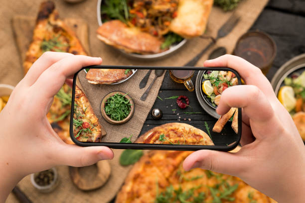 istock Photographing healthy dining table 1472248571