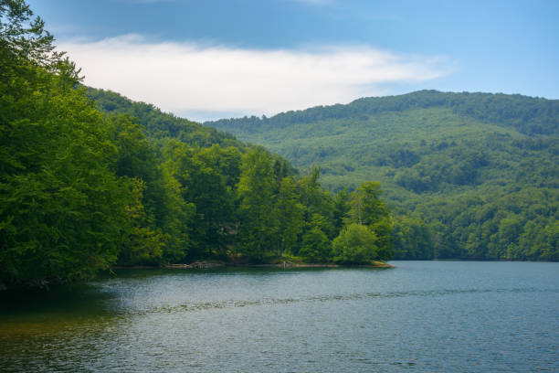 istock lake in vihorlat mountains, slovakia 1472269227