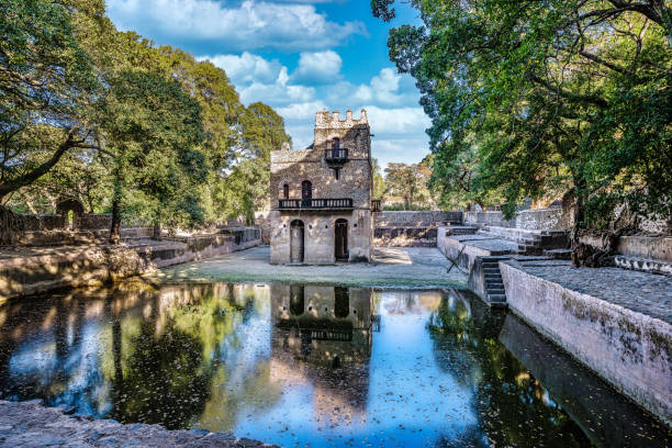 baths of fasiladas in gondar, noth ethiopia, africa - travel ethiopia imagens e fotografias de stock