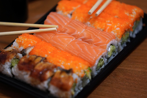 Take-out sushi roll set