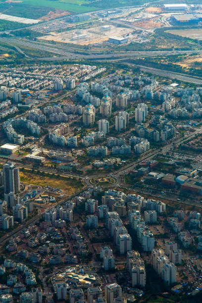 istock View of the city from the plane 1472286376