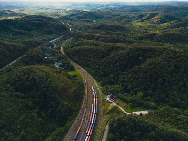 train logistique commercial - rail freight photos et images de collection