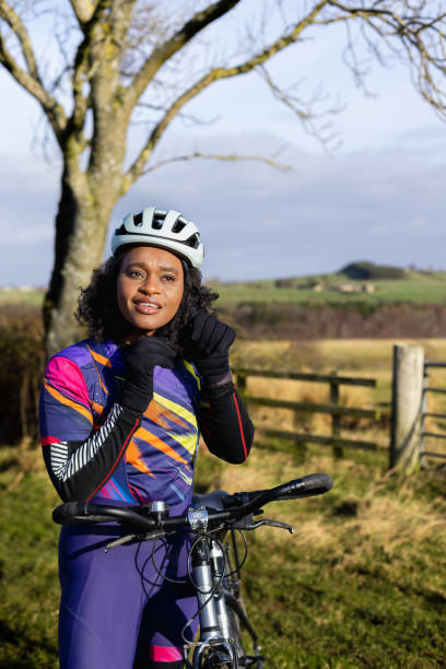 istock Pit Stop on her Bike Ride 1472309470