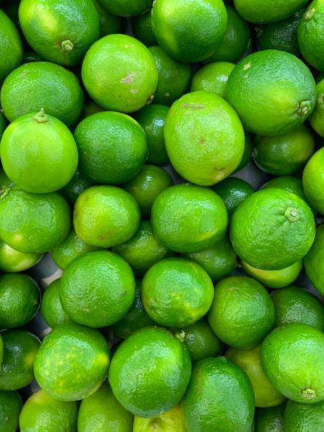 istock Lots of lemons 1472354553