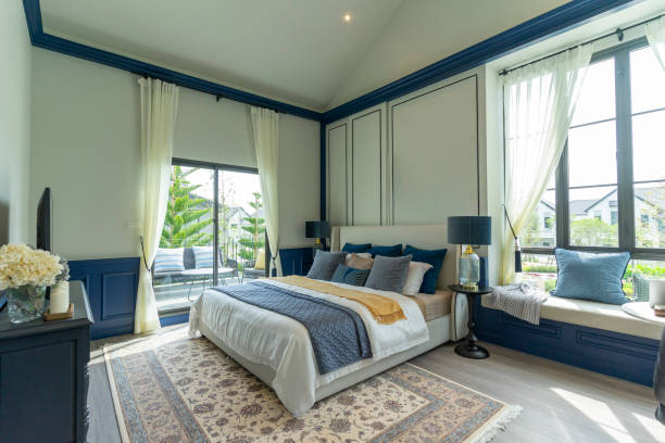 istock Cottage style bedroom in blue and yellow bedding interior. 1472389770