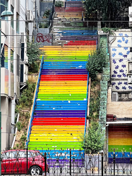 passos do arco-íris em istambul - staircase steps istanbul turkey - fotografias e filmes do acervo