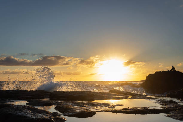 istock Dawn on a sunny day at the ocean 1472418513