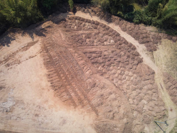 vacant land management land reclamation for land plot for building house aerial view, land pins location for housing subdivision residential development owned sale rent buy or investment home expand gestión de terrenos vacantes recuperación de terrenos para terrenos parcela para construir casa vista aérea, pines de tierra ubicación para la subdivisión de viviendas desarrollo residencial propiedad venta alquiler comprar o invertir casa ampliar