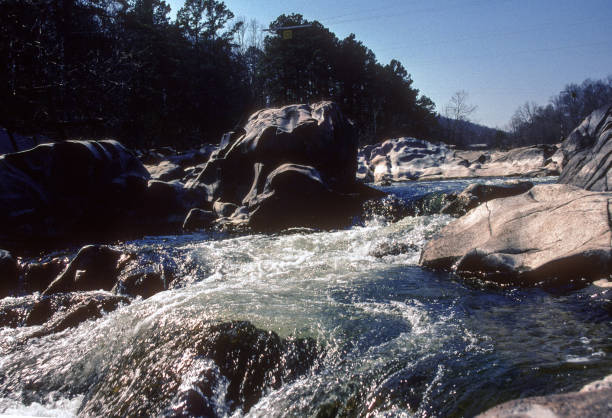 millstream gardens - água branca de primavera - 2005 - slide rock state park - fotografias e filmes do acervo