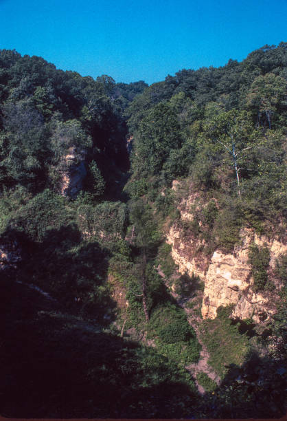 parque estadual do grande golfo - vista para a ponte natural - 1998 - slide rock state park - fotografias e filmes do acervo