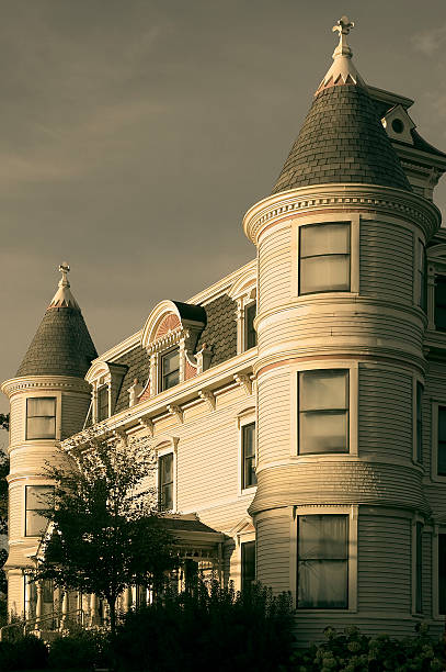 istock Historic Shaker Building / Home 147245383