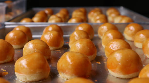 istock Golden Pineapple Tarts 1472454207