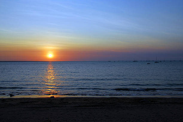 zachód słońca nad fanny bay - darwin northern territory australia sunset zdjęcia i obrazy z banku zdjęć