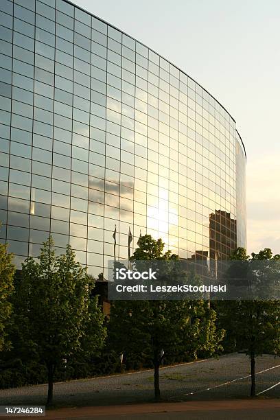 Glasgebäude Stockfoto und mehr Bilder von Abenddämmerung - Abenddämmerung, Baum, Blau