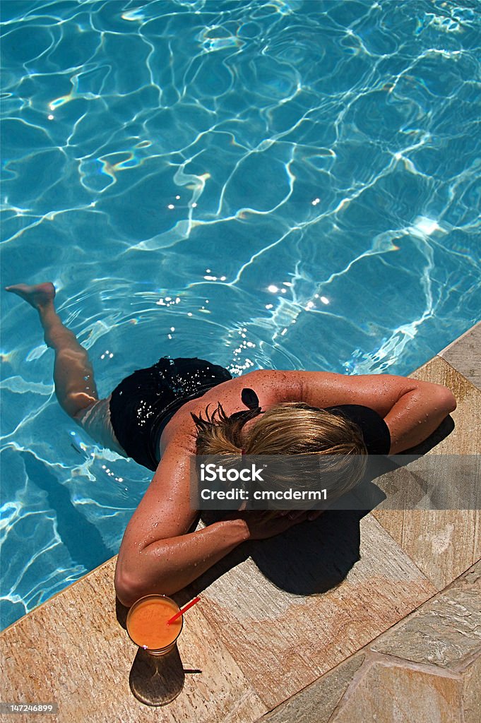 Coquetéis na piscina - Foto de stock de Bebida royalty-free