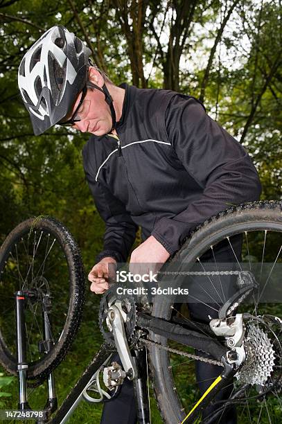 Foto de Broken De Bicicleta e mais fotos de stock de Bicicleta - Bicicleta, Ciclismo, Sujo