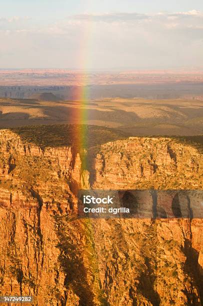 Arcobaleno Al Grand Canyon - Fotografie stock e altre immagini di Ambientazione esterna - Ambientazione esterna, Ambientazione tranquilla, Arcobaleno