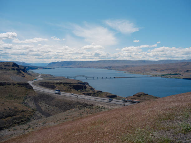 istock northwest lake and highway 1472498796