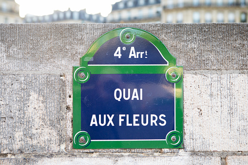 Sign on Quai aux Fleurs, Paris