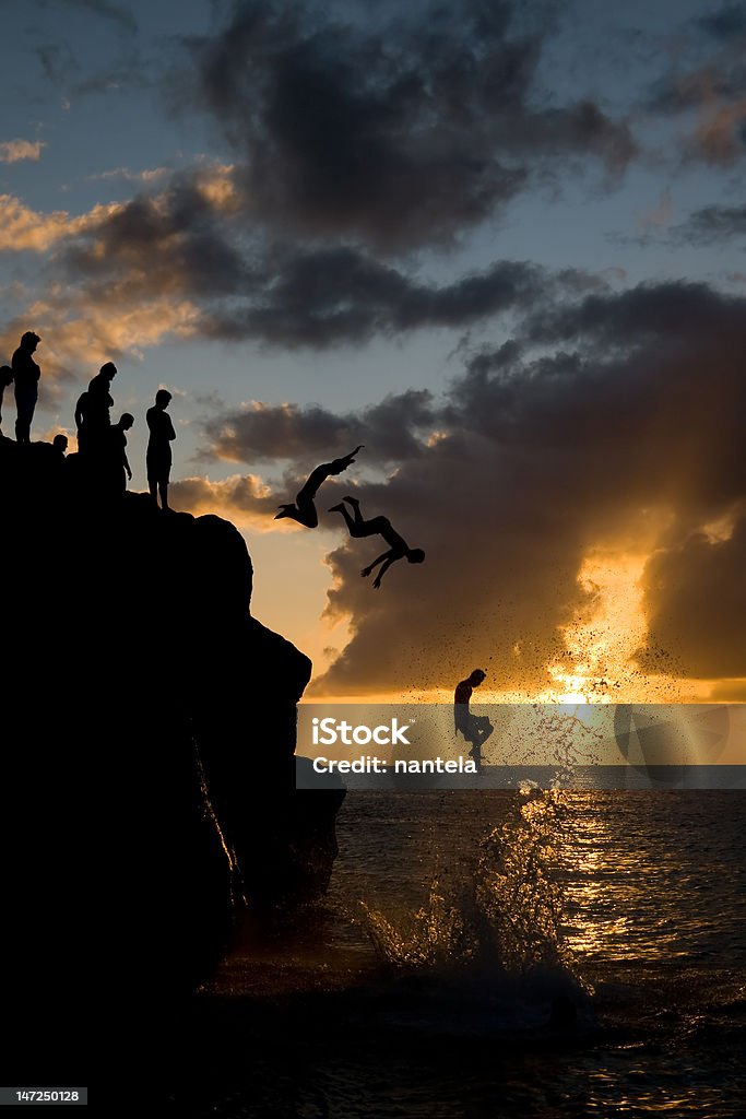 Sauter dans la Baie de Waimea - Photo de Divertissement - Plaisir libre de droits