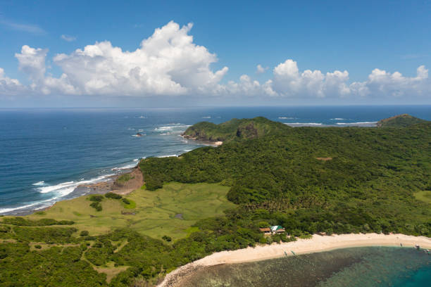 istock A tropical island and the sea. 1472515245