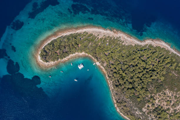 istock Drone top view of idyllic Island 1472521794