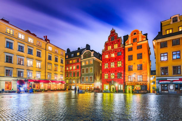 stoccolma, svezia. glama stan downtown, main square square. - stockholm foto e immagini stock