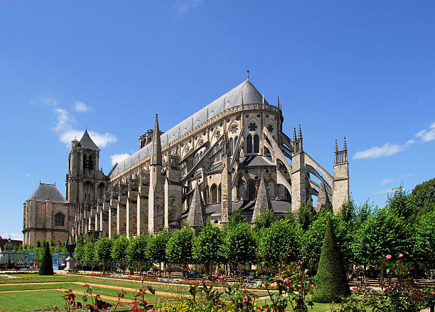 cathédrale de bourges - cher stock-fotos und bilder