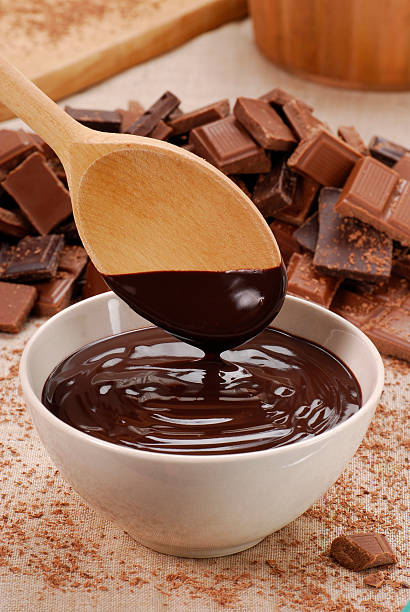 weinprobe meine schokoladen. - chocolate chocolate candy dark chocolate pouring stock-fotos und bilder