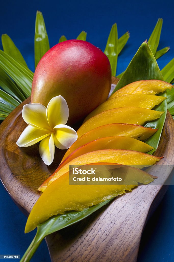 Ensemble de tranches de mangue et de fruits - Photo de Arbre en fleurs libre de droits