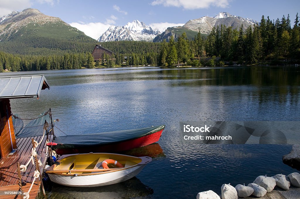 Lago Strbske pleso - Foto de stock de Arquitetura royalty-free