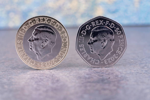 king charles iii coins - one pound coin imagens e fotografias de stock