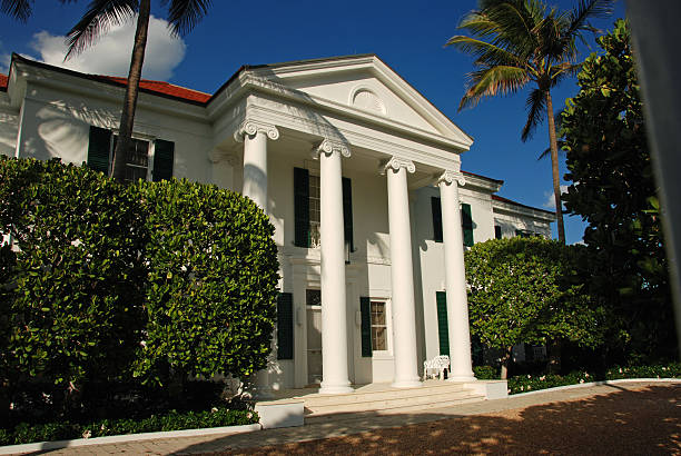 istock Palm Beach Building Entrance 147260630