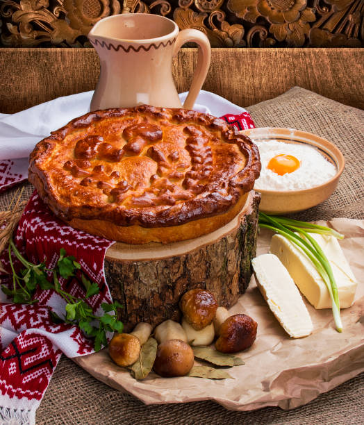 russian pie with meat and mushrooms. traditional dish. - baked breakfast cabbage cake imagens e fotografias de stock