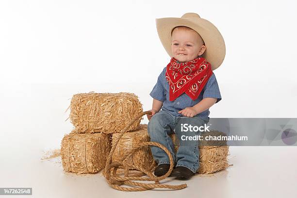 Alegre Little Cowbow - Fotografias de stock e mais imagens de Vaqueiro - Vaqueiro, 12-15 Meses, Bota