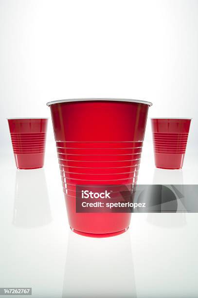 Recipiente De Plástico Vermelho - Fotografias de stock e mais imagens de Bebida - Bebida, Branco, Chávena