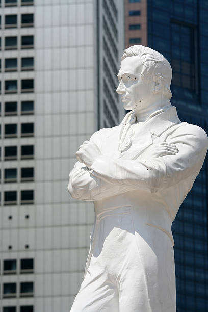 istock Statue of Sir Stamford Raffles, Singapore 147262985