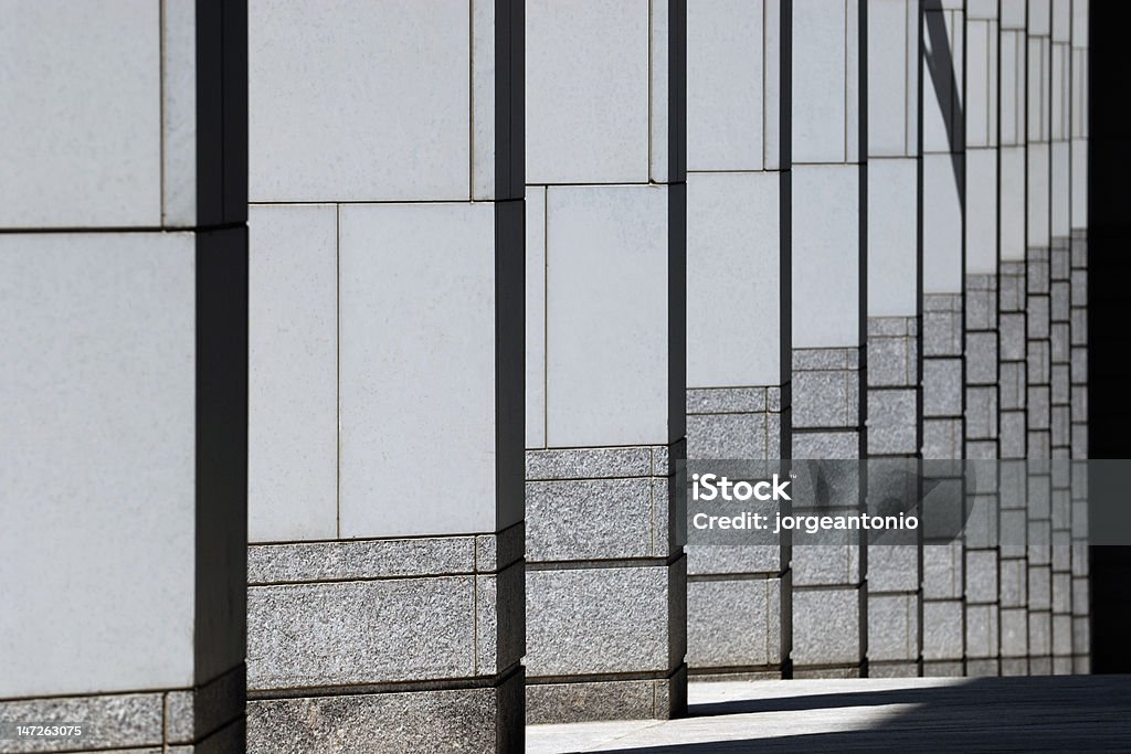 Moderno edificio del Palacio de Justicia patrón de la columna - Foto de stock de Estabilidad libre de derechos