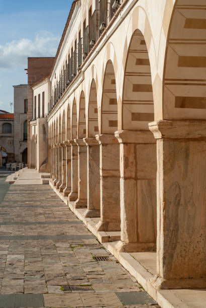 istock Aligned columns of the Plaza Alta in Badajoz. 1472632569