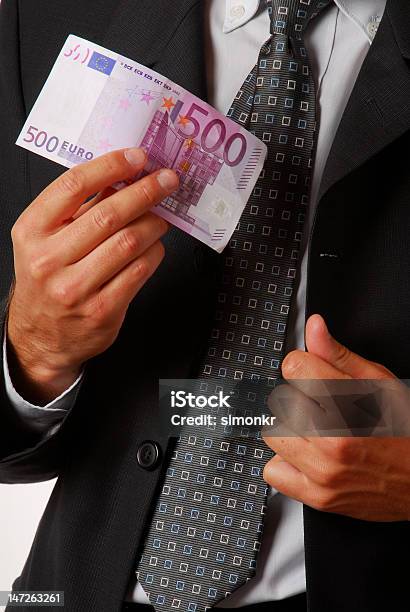 ビジネスマンお金 - 1人のストックフォトや画像を多数ご用意 - 1人, 500ユーロ紙幣, よそいきの服