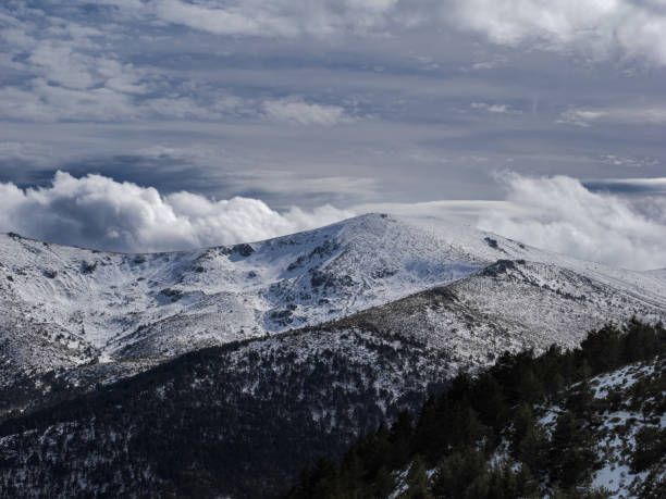 istock The clouds in the mountain 1472633277
