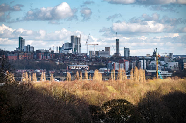 istock Leeds city skyline 1472638696