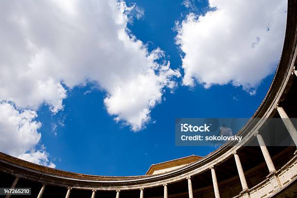 Palácio De Carlos V Da Alhambra - Fotografias de stock e mais imagens de Admirar a Vista - Admirar a Vista, Alhambra - Granada, Andaluzia